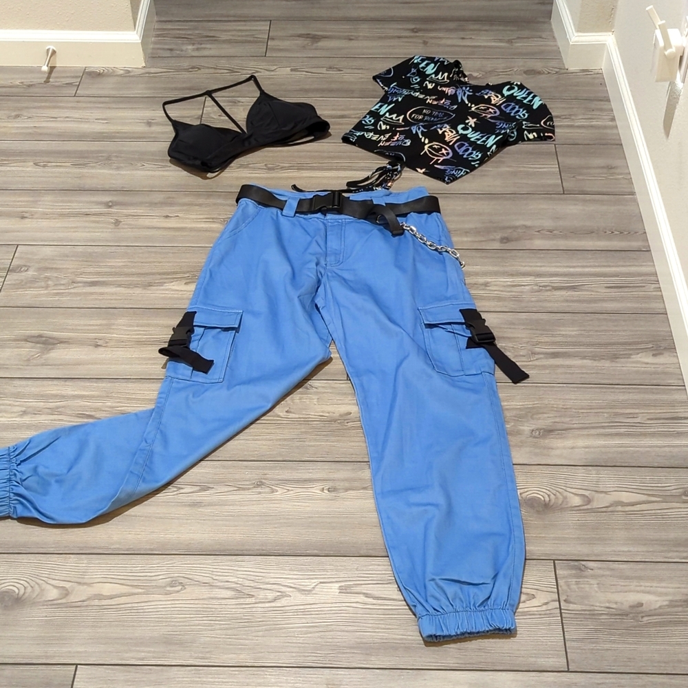 Blue 3 piece pants and 2 shirts. Size M.